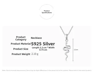 Détail du collier serpent en argent S925 montrant les dimensions précises de 2,2cm par 0,75cm