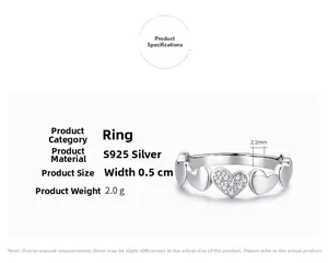 Vue macro montrant 0,5cm de large et 2,0g de poids de la bague coeur en argent S925 pavée