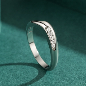 Minimalist S925 sterling silver ring with five micro-set white zircon stones