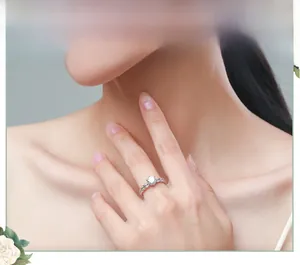 Model wearing a luxury s925 silver ring featuring a 1-carat round cut diamond simulant