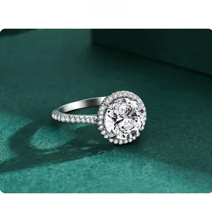 Macro detail of 925 sterling silver ring featuring a 5-carat round brilliant cut diamond