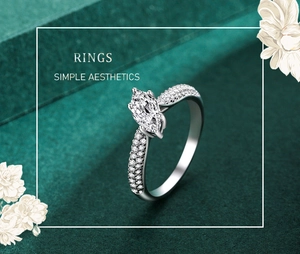 Vue détaillée d'une bague en argent 925 avec pierre marquise et pavage de zircons