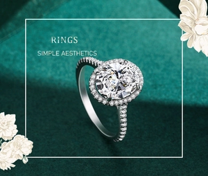 Vue détaillée d'une bague halo ovale avec diamants simulés et pavage brillant sur velours