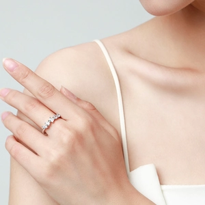 Bague élégante en argent sterling S925 avec zircons scintillants marquise et carrés