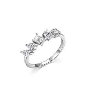 Bague en argent sterling S925 avec cinq zircons de formes variées et design contemporain