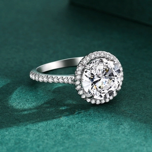 Luxury 925 sterling silver 5-carat round halo moissanite ring with pavé band detail