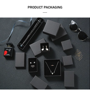 Coffrets cadeaux noirs haut de gamme pour bagues et colliers avec doublure velours