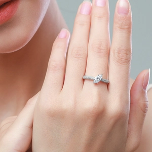 Bague élégante en argent sterling 925 avec marquise et diamants en micro-pavage