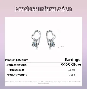 Détail des boucles d'oreilles cœur en argent S925 avec dimensions de 1,1 cm et poids 1,16 g