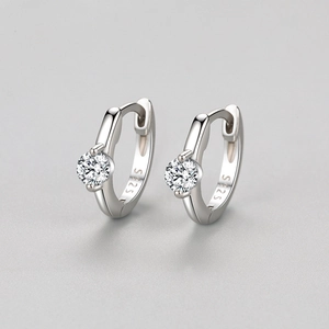 Élégantes boucles d'oreilles créoles en argent S925 avec zircons cubiques et poinçon