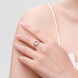 S925 sterling silver sunburst ring with zircon diamonds on model finger