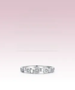 Detail of s925 sterling silver ring featuring geometric squares and micro inlaid stones