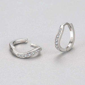 Boucles d'oreilles goutte en argent sterling S925 avec zircons blancs micro-pavés