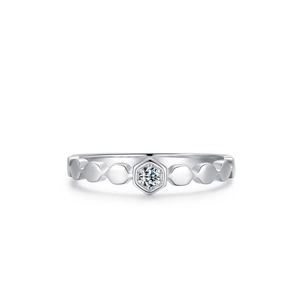 Minimalist S925 silver honeycomb ring with sparkling round diamond in hexagon setting