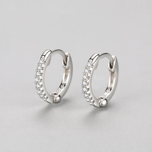 Orecchini a cerchio minimalisti in argento sterling S925 con zirconi incastonati