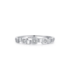 Minimalist S925 sterling silver geometric ring featuring three sparkling cubic zirconia