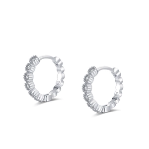 Créoles en argent sterling S925 poli au design ondulé serties de zircons étincelants