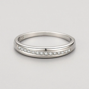 Bague géométrique en argent sterling S925 avec zircons blancs scintillants sertis rail