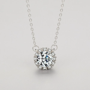 Elegant S925 sterling silver halo pendant necklace with sparkling cubic zirconia stones