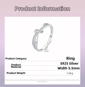Macro detail of S925 silver double layered knot ring with 5.5mm width and 1.54g weight