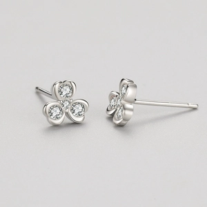 Elegant S925 sterling silver three-petal flower stud earrings with sparkling cubic zirconia