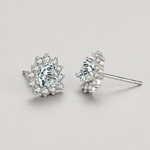 Élégantes boucles d'oreilles tournesol en argent S925 avec pierres d'oxyde de zirconium rondes