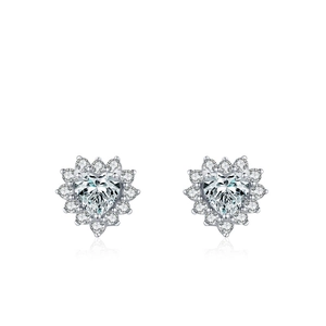 Élégantes boucles d'oreilles cœur en argent 925 avec zircons cubiques scintillants