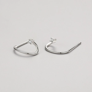 Orecchini a perno curvi in argento S925 minimalisti con pietre di zircone cubico