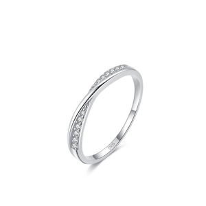Bague élégante en argent S925 avec double rangée croisée de zircons pavés scintillants