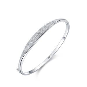 Elegante bracciale in argento 925 con zirconi micro-pavé e chiusura laterale