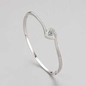 Élégant bracelet jonc cœur en argent sterling S925 serti de cristaux de zircone scintillants