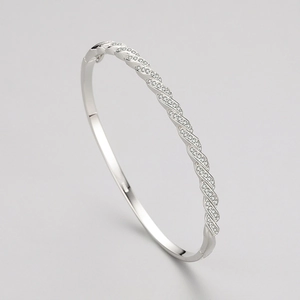 Bracelet torsadé en argent sterling S925 avec zircons scintillants et finition polie