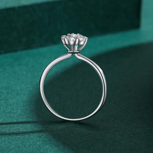 Elegante anello in argento sterling S925 con castone a fiore di diamanti per fidanzamento