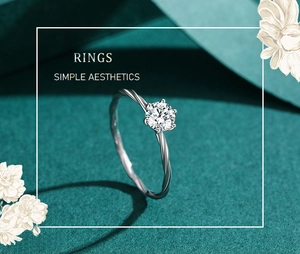 Gros plan d'une bague moissanite à six griffes avec anneau torsadé en argent sur fond bleu