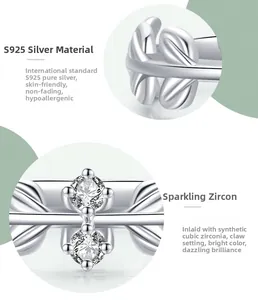Détails de la bague pétale en argent sterling S925 sertie de zircones cubiques