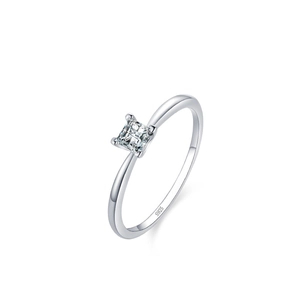 Klassischer S925 Sterlingsilber Ring mit Zirkonia im Prinzessschliff und 4-Krallen-Fassung