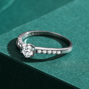 Elegant S925 sterling silver ring with a sparkling four-prong set round zirconia stone