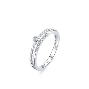 Bague double couche en argent S925 avec torsade et sertissage micro-pavé de zircons