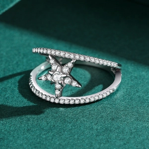 S925 sterling silver double-layer star ring with sparkling zircons on green velvet