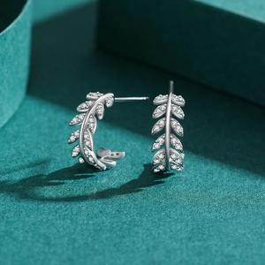 Sparkling S925 sterling silver leaf stud earrings with pavé crystals in olive branch shape