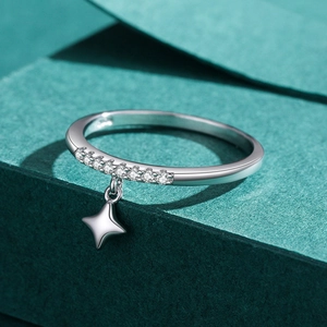 Bague étoile minimaliste en argent S925 pour femme avec petits zircons scintillants