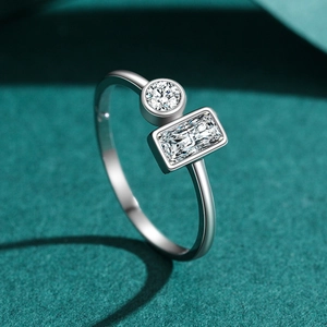 Elegant S925 silver open ring with round and emerald-cut cubic zirconia gemstones