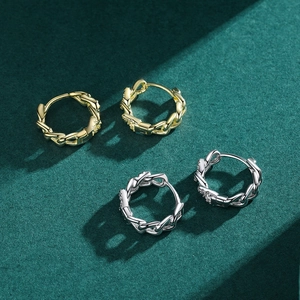 Orecchini a cerchio a catena in argento S925 con zirconi micro-incastonati oro e argento