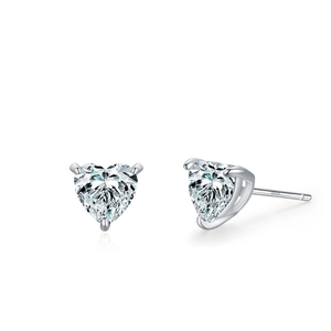 S925 sterling silver heart-shaped zircon stud earrings with classic three-prong setting