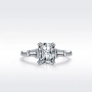Luxurious 925 Sterling Silver Emerald Cut Zirconia Ring Elegant Three Stone Design Geometric Inlaid Ring For Women Fashion Jewelry