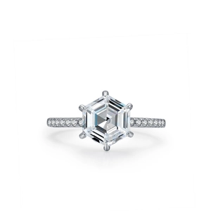 Anello in argento sterling S925 con diamante esagonale e pavé sulla fascia