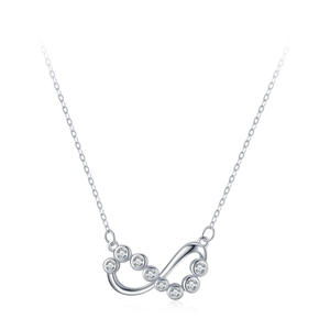 Collier infini en argent sterling S925 avec zircons scintillants sur fond blanc pur