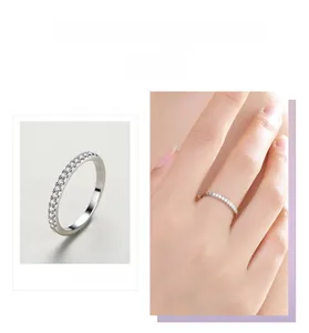 Nahaufnahme des S925 Sterling Silber Halbe-Eternity-Rings mit Zirkonia-Besatz