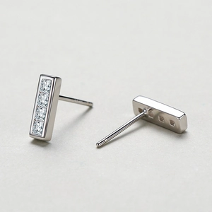 Minimalistische S925 Sterling Silber geometrische Bar Ohrstecker mit quadratischem Zirkonia