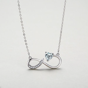 Collier avec pendentif cœur infini en argent sterling S925 et pierres de zircon